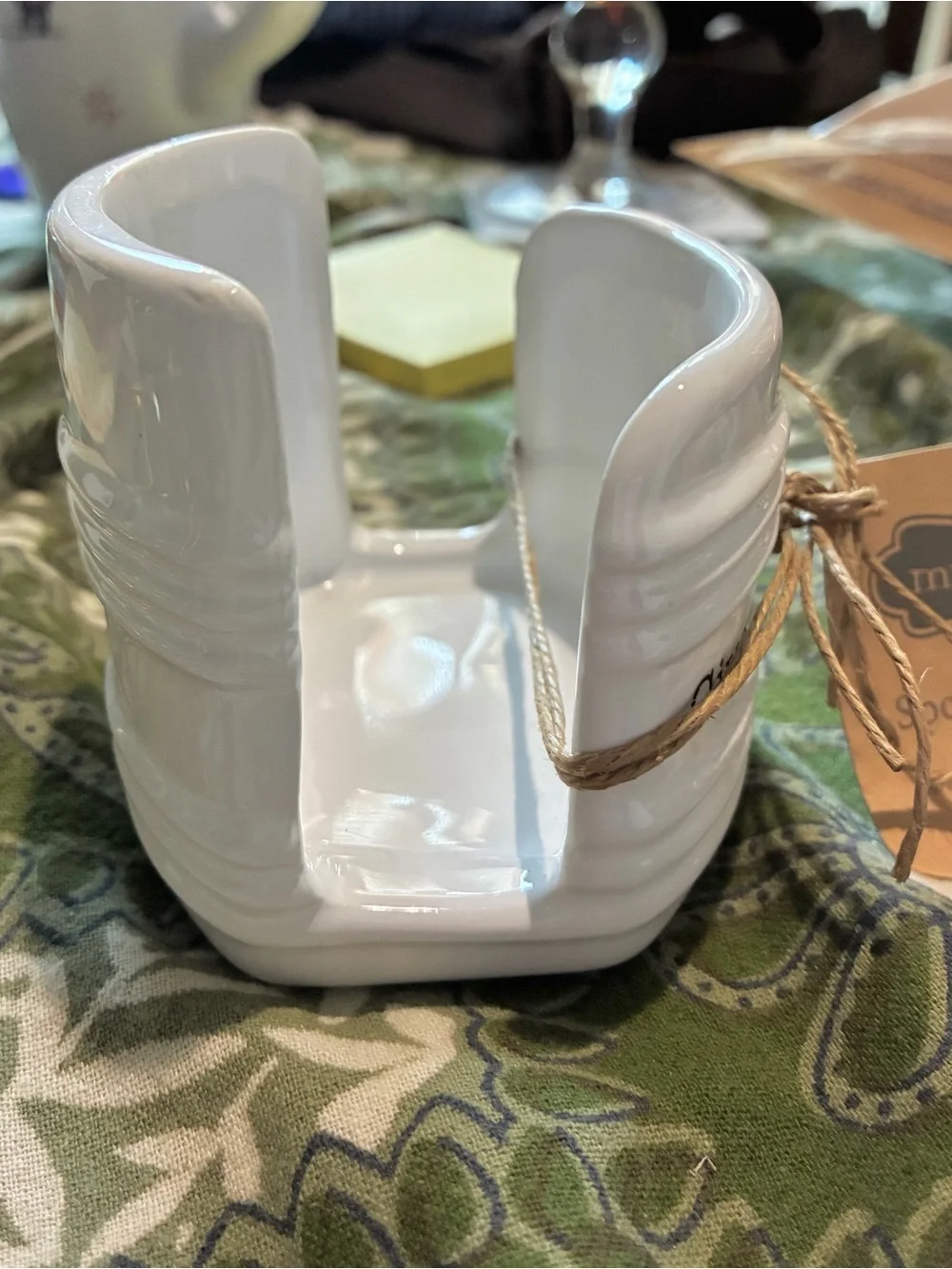 Mudpie “Give Me A Squeeze” Sponge Holder. NWT Dilliards. White w/Black Letters.